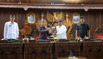 Sidang paripurna DPRD Klungkung