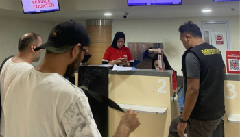 Dua warga negara asing (WNA) asal Turkiye, MT (39) dan FY (31) dideportasi melalui Bandara Internasional I Gusti Ngurah Rai pada Rabu, 5 Maret 2025.