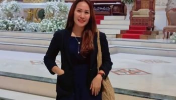 Ketua Tunas HAMI Bali, Endang Hastuty Bunga, SH, mengobarkan semangat kepemimpinan dan persatuan pemuda Indonesia pada momentum Sumpah Pemuda 2025 di Denpasar. Ketua Tunas HAMI Bali, Endang Hastuty Bunga, SH, mengobarkan semangat kepemimpinan dan persatuan pemuda Indonesia pada momentum Sumpah Pemuda 2025 di Denpasar.
