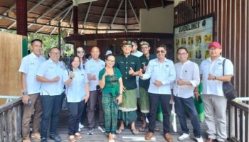 Perwakilan ASITA Bali saat melakukan audiensi dengan manajemen Mandala Suci Wenara Wana di Ubud, Selasa (14/4).