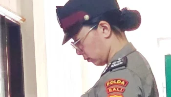 Polwan Aipda Putu Eka dijatuhi sanksi demosi ke Polres Bangli atas kasus intimidasi jurnalis.